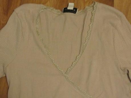 Triko s ozdobnou krajkou, 40