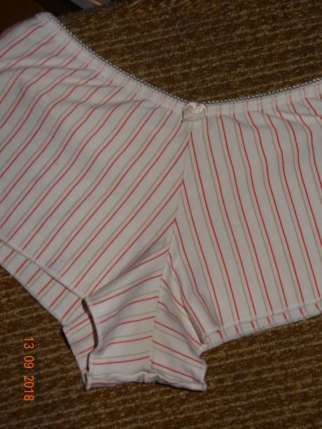 Dámské kalhotky, m