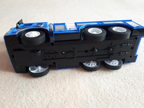 Auto s plošinou - vůz technických služeb,