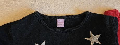 Čtyři zimní svetříky, sváteční a tričko, 122/140, 134