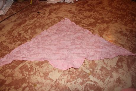 Dívčí letní vyšívaný šátek (obv. 39 - 44 cm), 74