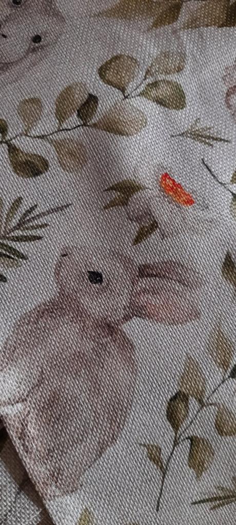 Velikonoční běhoun se zajíčky a květinami, 