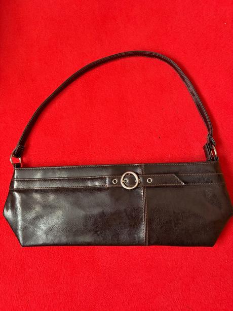 Malá hnědá kabelka z umělé kůže, 