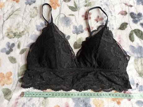 Černá krajková braletka, gate,m