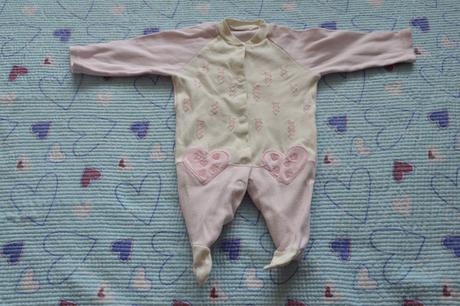 Bavlněný overal se srdíčky - výšivky, 62