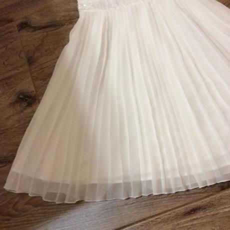 Slavnostní šaty zdobené perličkami a korálky, debenhams,104