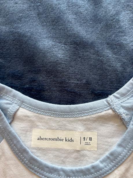 Triko dívčí - v.9/10 let zn. abercrombie kids, abercrombie&fitch,140