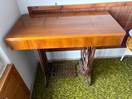 Minerva stary sici stroj - retro,