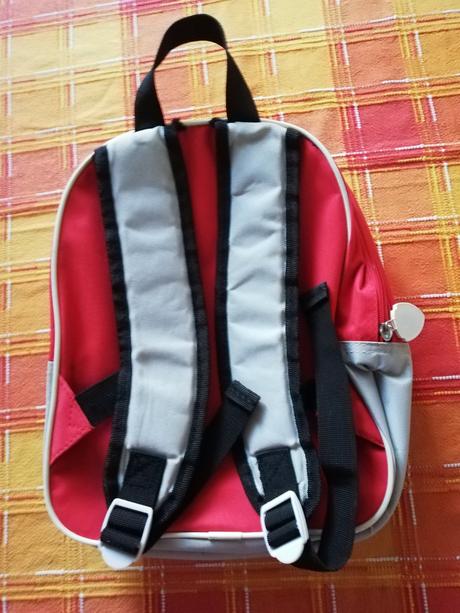 Batůžek s tlapkovou patrolou., 