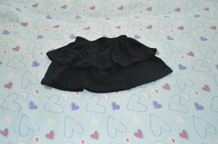 128 134 140 146 152 černá sukně s kanýry, 140