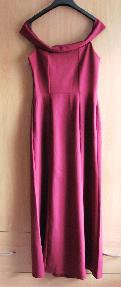 Plesové vínové šaty, 40