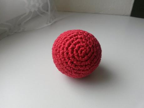 Háčkovaný míček 6,5 cm,