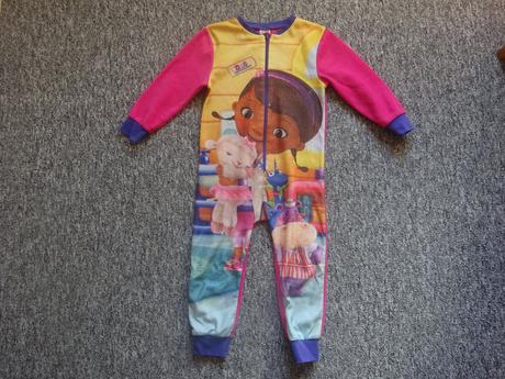 Fleesový overal dr. plyšáková, vel. 104, disney,104