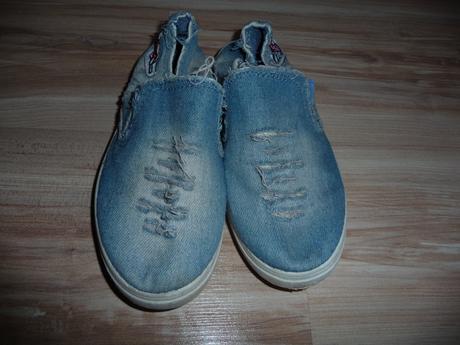 Džínové boty, 31