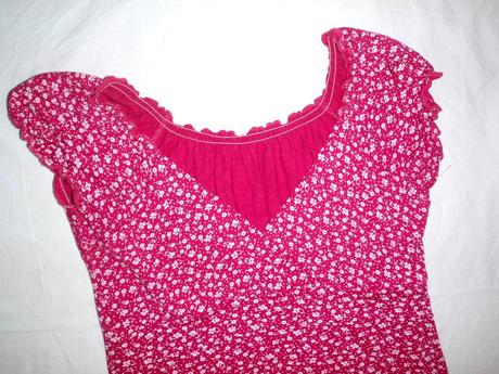 Krásná sytě růžová tunička s bílými drobnými květy, m