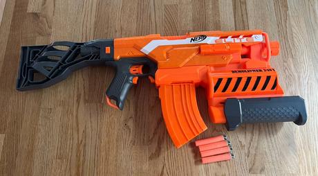 Nerf sada pistolí + náboje,
