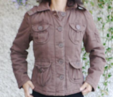 Hneda prosivana bavlnena bunda s kapucou, 34