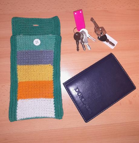 Ručně háčkované pouzdro/kabelka,