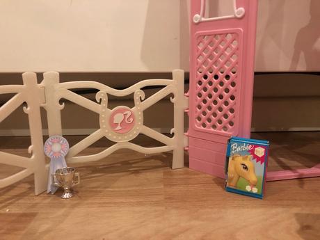 Staj s barbie, 2 kone a doplnky, 