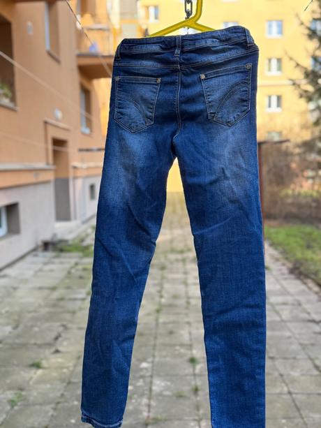 Džíny, 152