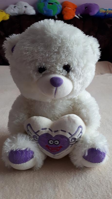 Dětská hračka - plyšový medvěd, medvídek se srdcem,