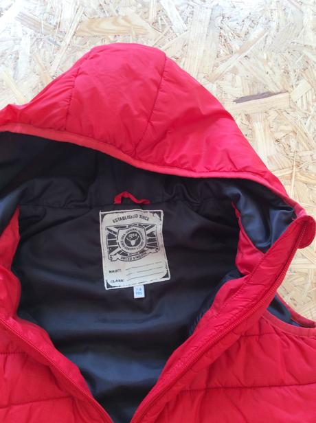 Červená vesta, marks & spencer,128