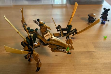 Lego ninjago 70666 zlatý drak,