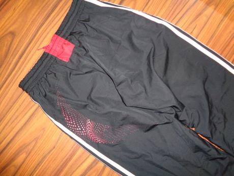 Luxusní černé šusťákové kalhoty predator, adidas,164