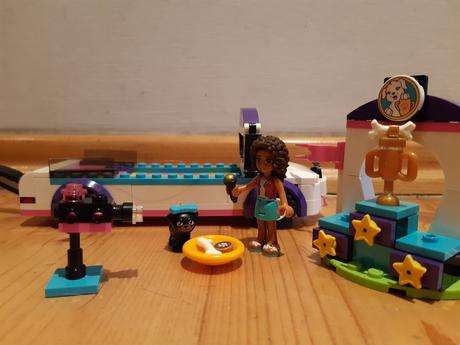 Lego friends andrea a přehlídka štěňátek,