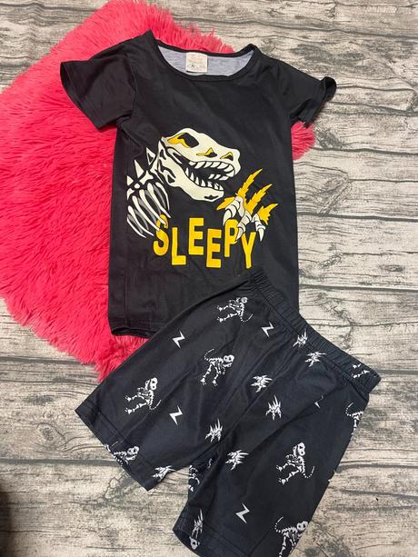 Chlapecké svíticí pyžamo shein 7 let, 122