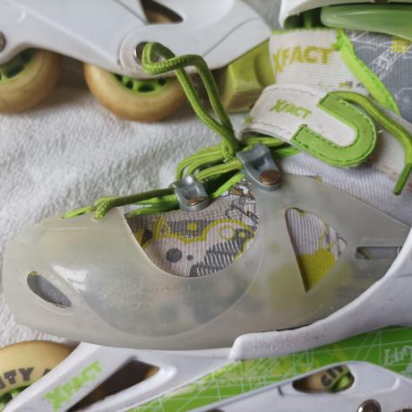 Dětské kolečkové brusle, 30