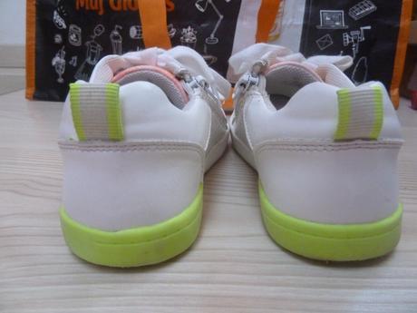 Tenisky se srdíčky, baťa,29