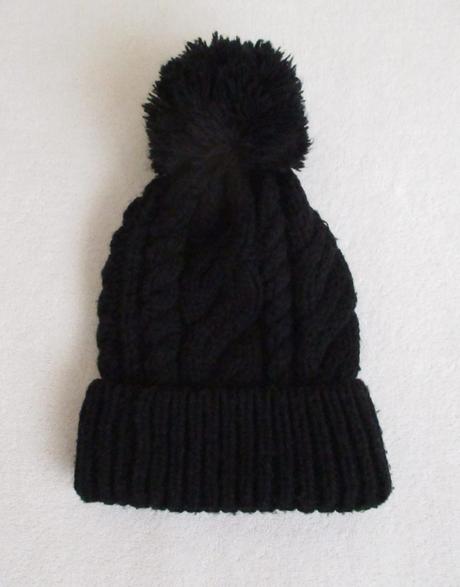 Dámská černá zimní čepice kulich outhorn s/m, s