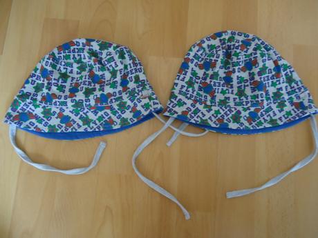 2 oboustranné kloboučky, 80