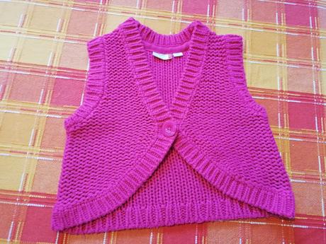 Vestičkapro slečnu vel.5 -6 let., 110