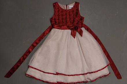 Slavnostní šaty, 134