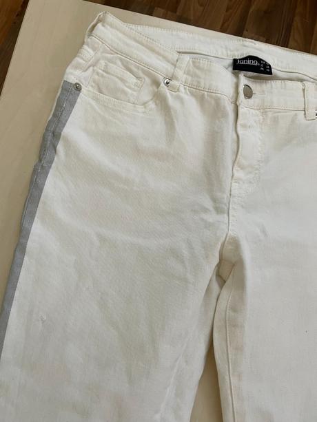 Džíny s lampasem, vel l i myslím m, pro menší nebo, l