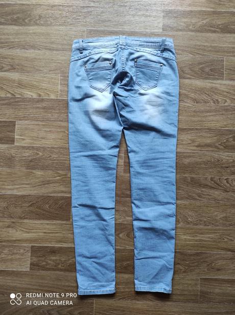 Džíny, 38