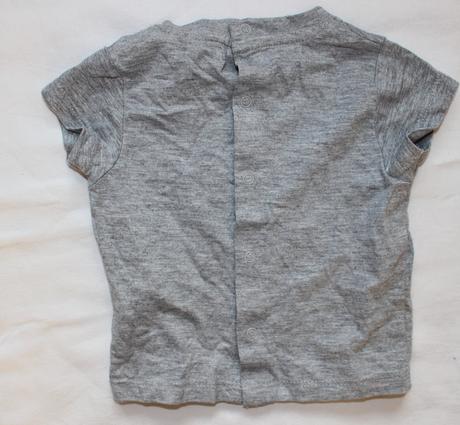 Ao148. šedé tričko s kapsičkou, 56