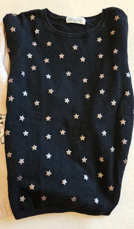 Čtyři zimní svetříky, sváteční a tričko, 122/140, 134