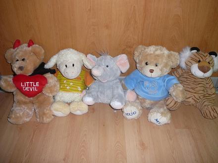 Plyšové hračky nehrané,