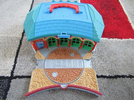 Depo,garáž thomas na mašinky, 