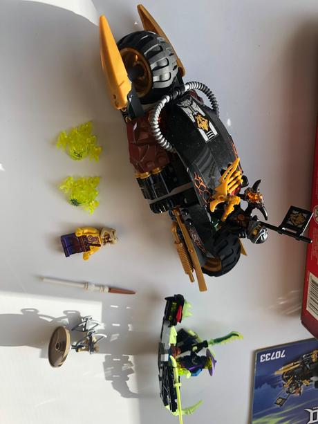 Lego ninjago 70733 výbušná motorka,
