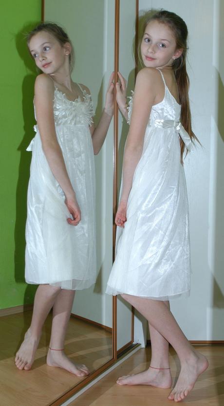 Slavnostní sváteční společenské šaty družička, 152