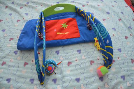 Dětská hrací deka s hrazdičkou whoozit,