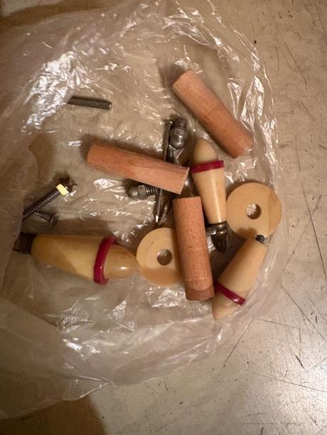 Toaletni stolek a zrcadlo/2nocni stolky 50-60leta,