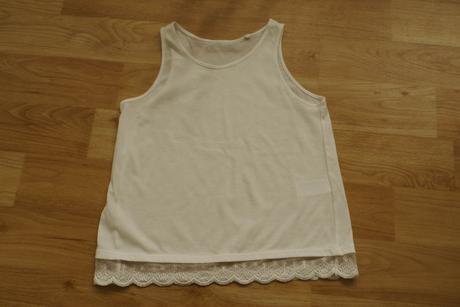 Top bile barvy vel.134/140, c&a,134