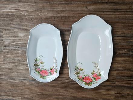 Plastový tác tácek bílý květiny, 