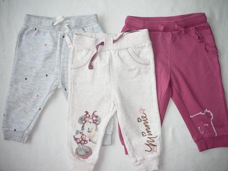 Dívčí tepláky, 74