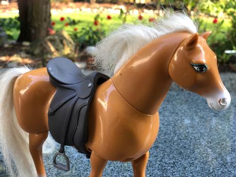 Svetle hnedy kun - chodici - mattel,